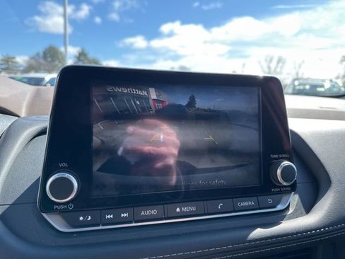 Certified 2023 Nissan Rogue S image 23