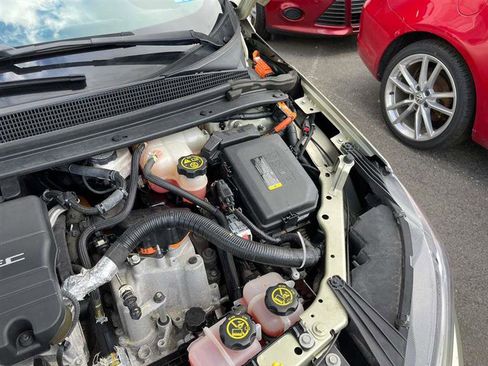 Used 2017 Chevrolet Volt LT w/ Comfort Package FWD image 95
