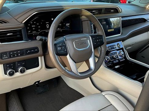 Used 2023 GMC Yukon Denali AWD/4WD image 6