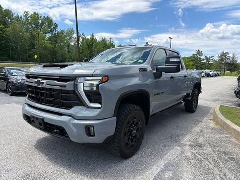 Used 2024 Chevrolet Silverado 2500 LTZ w/ LTZ Plus Package AWD/4WD image 7