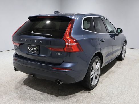 Used 2018 Volvo XC60 T5 Momentum w/ Convenience Package image 2