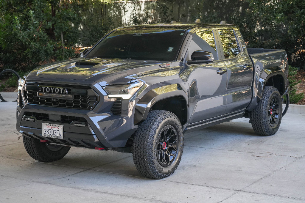 Used 2025 Toyota Tacoma TRD Pro w/ Tow Tech Package AWD/4WD image 3