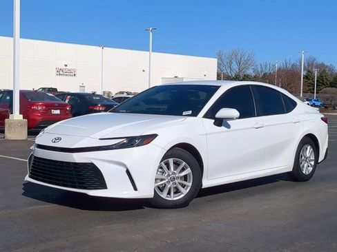 Certified 2025 Toyota Camry LE w/ Convenience Package image 2