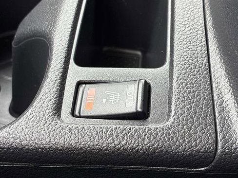 Used 2017 Nissan Rogue SV w/ SV Premium Package image 30