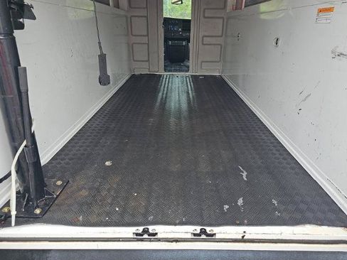 Used 2022 Chevrolet Express 3500 w/ Power Convenience Package RWD image 10