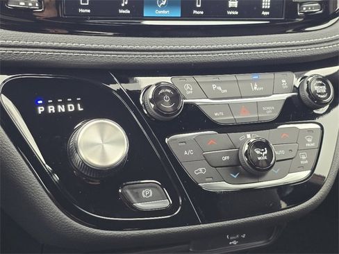 New 2026 Chrysler Pacifica Select image 12