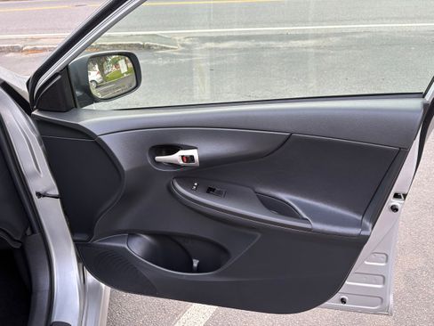 Used 2009 Toyota Corolla S FWD image 24