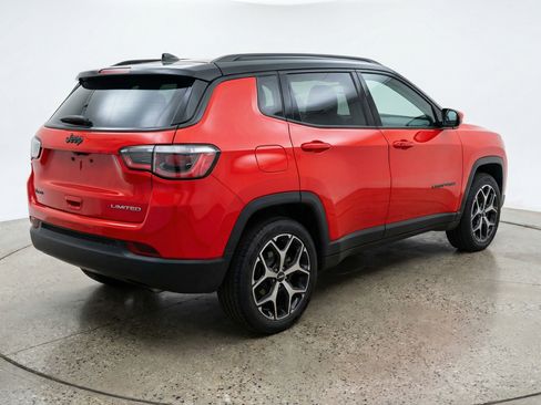 Used 2025 Jeep Compass Limited AWD/4WD image 9