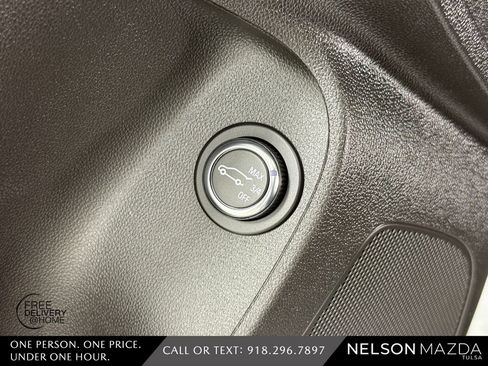 Used 2025 Buick Envista Sport Touring w/ Convenience II Package FWD image 19