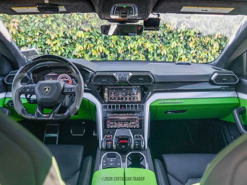 Used 2021 Lamborghini Urus image 56