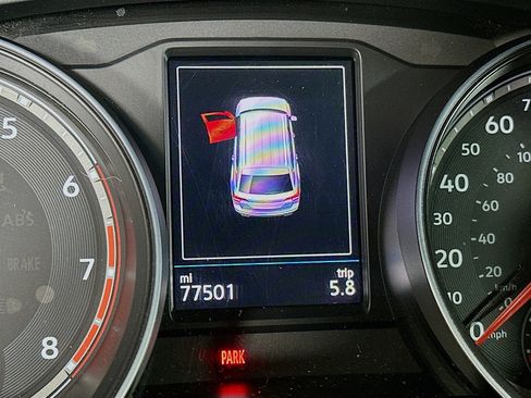 Used 2019 Volkswagen Atlas SE w/ Panoramic Sunroof Package FWD image 18