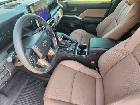 New 2026 Toyota 4Runner Limited AWD/4WD image 12