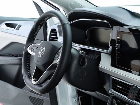 New 2026 Volkswagen Taos SEL image 34