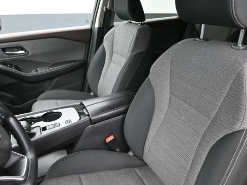 Used 2023 Nissan Rogue SV image 11