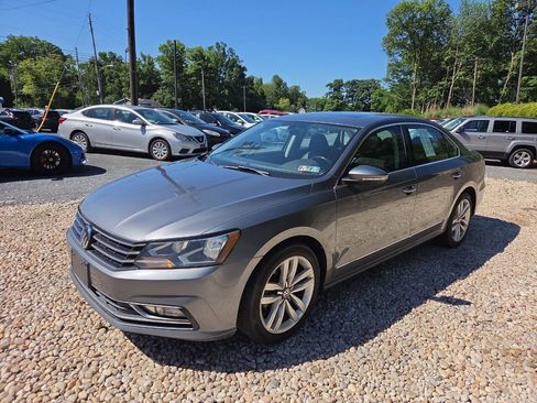Used 2016 Volkswagen Passat 1.8T FWD image 2