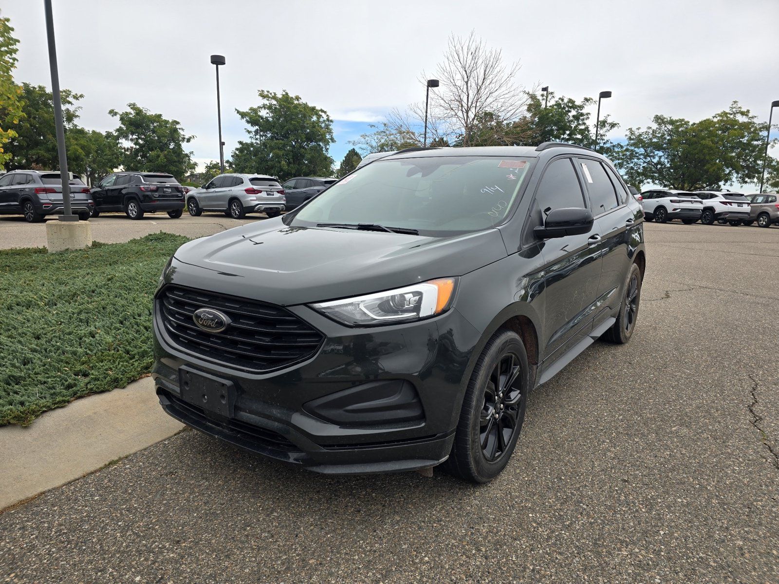 Used 2024 Ford Edge SE w/ Black Appearance Package AWD/4WD image 1