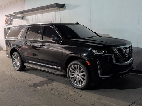 Used 2023 Cadillac Escalade ESV Premium Luxury image 1