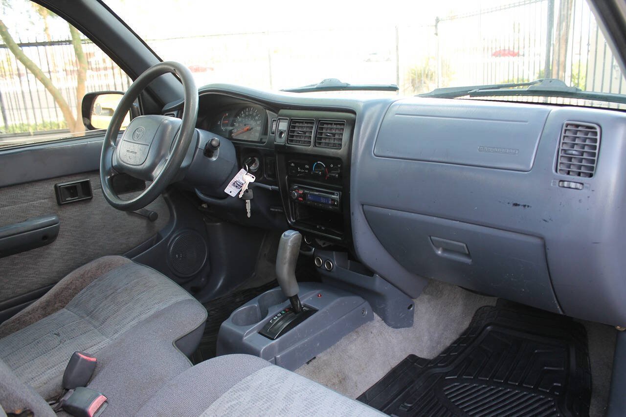 Used 2000 Toyota Tacoma PreRunner w/ Value Pkg RWD image 28