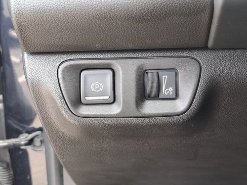 Used 2022 GMC Acadia SLE w/ Driver Convenience Package AWD/4WD image 25