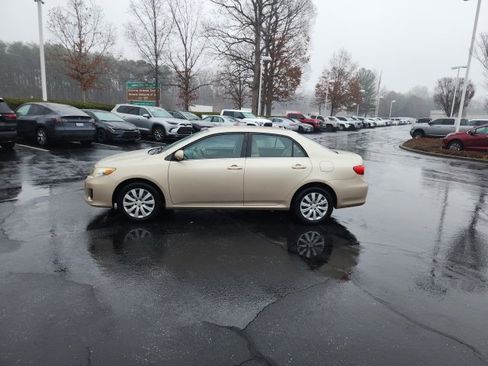 Used 2013 Toyota Corolla S image 7