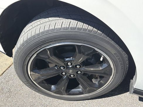 Used 2023 Ford Expedition Max Limited RWD image 4