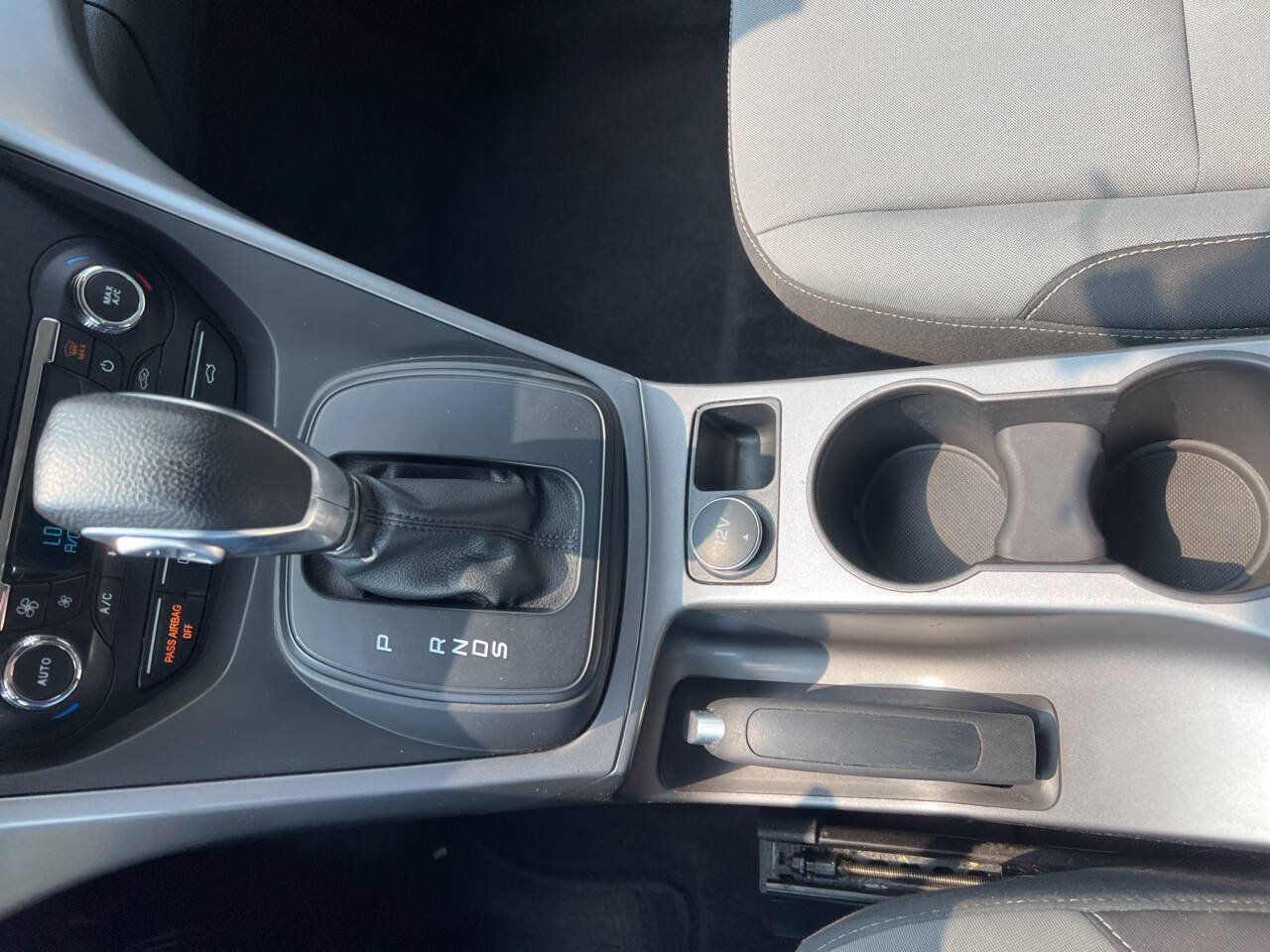 Used 2015 Ford Escape SE w/ Equipment Group 201A FWD image 23