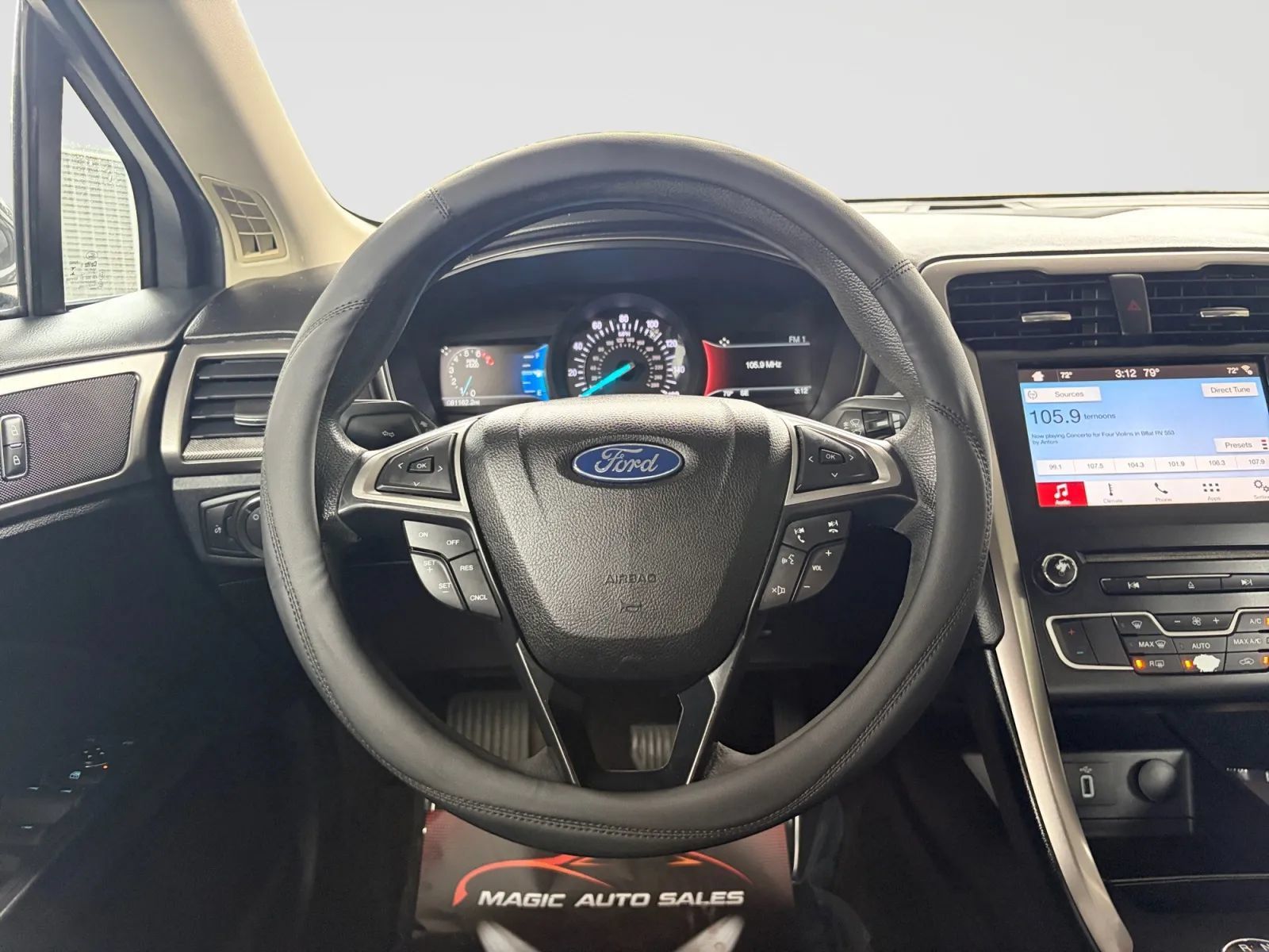Used 2018 Ford Fusion SE w/ Fusion SE Technology Package FWD image 27