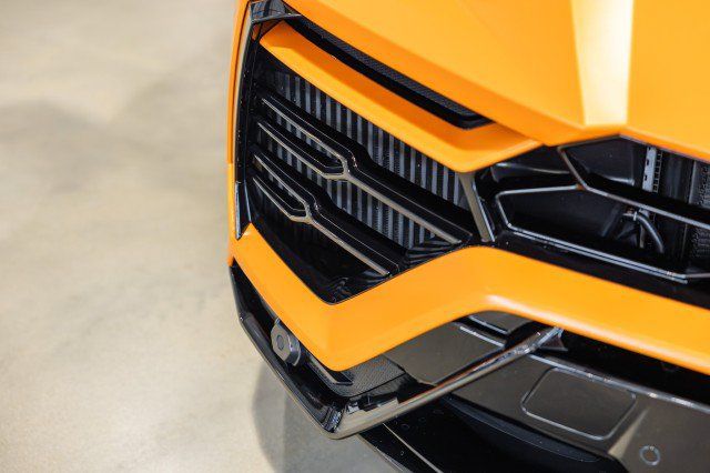 Used 2022 Lamborghini Urus AWD/4WD image 23
