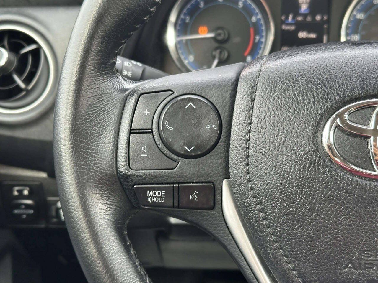Used 2019 Toyota Corolla SE FWD image 27