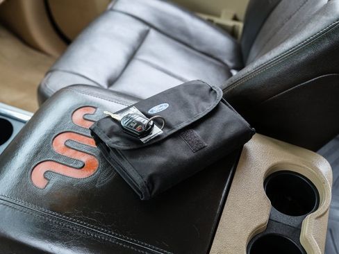 Used 2015 Ford F250 King Ranch w/ FX4 Off-Road Package image 60