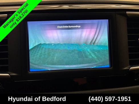 Used 2023 Chrysler Voyager LX FWD image 20