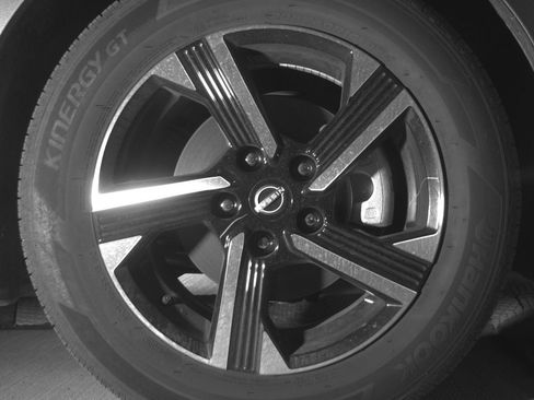 Used 2025 Nissan Sentra SV FWD image 13
