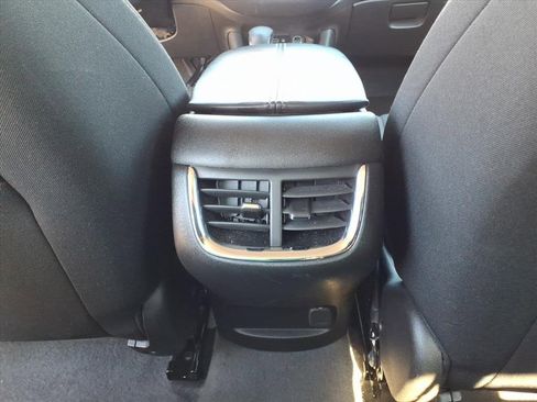 Used 2024 Chevrolet Malibu LT image 6