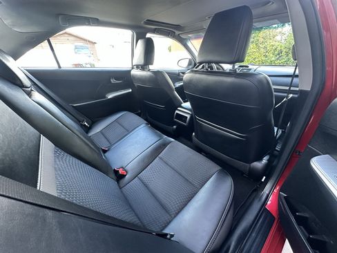 Used 2014 Toyota Camry SE FWD image 9