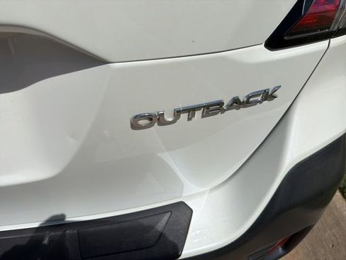 Used 2020 Subaru Outback Premium image 6