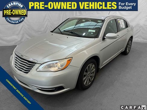 Used 2012 Chrysler 200 Touring FWD image 1
