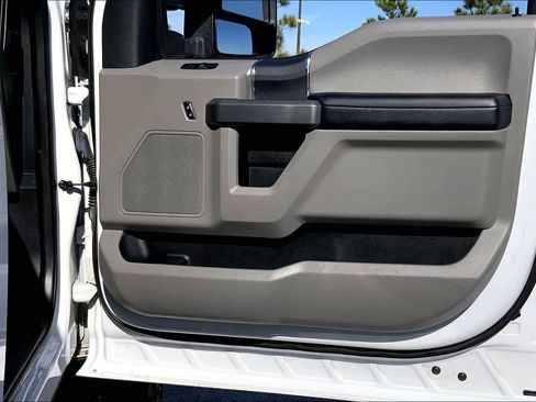 Used 2017 Ford F350 XLT w/ XLT Value Package image 23