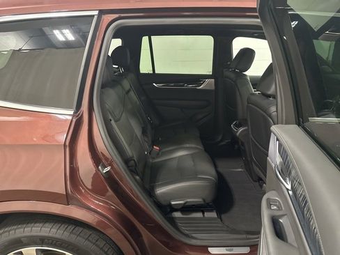 Used 2023 Cadillac XT6 Premium Luxury image 16