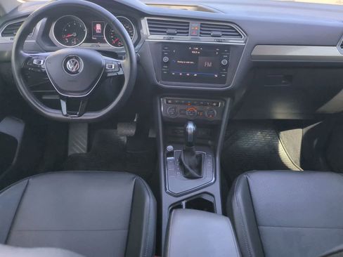 Used 2020 Volkswagen Tiguan SE FWD image 14