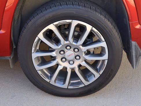 Used 2023 GMC Acadia Denali w/ Denali Ultimate Package FWD image 32