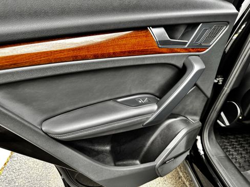 Used 2023 Audi Q5 2.0T Premium Plus w/ Premium Plus Package image 13