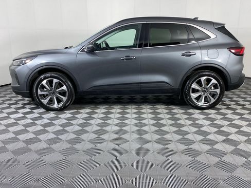 Used 2022 Ford Edge SEL w/ Convenience Package image 4