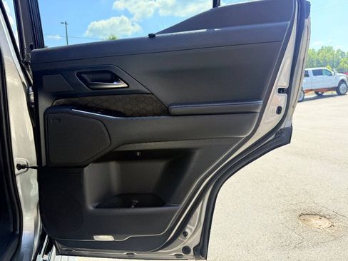 Used 2025 Lexus GX 550 w/ Accessory Package (Z1) AWD/4WD image 35