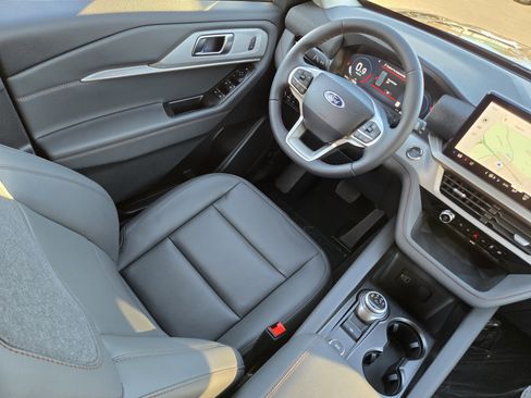 New 2026 Ford Explorer Active image 18