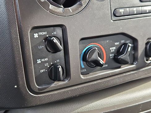 Used 2013 Ford E-150 and Econoline 150 XL image 21