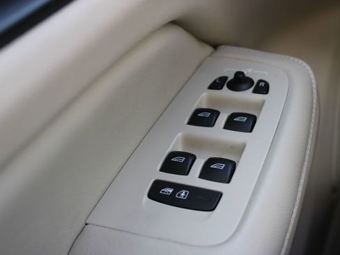 Used 2024 Volvo S60 B5 Plus image 27