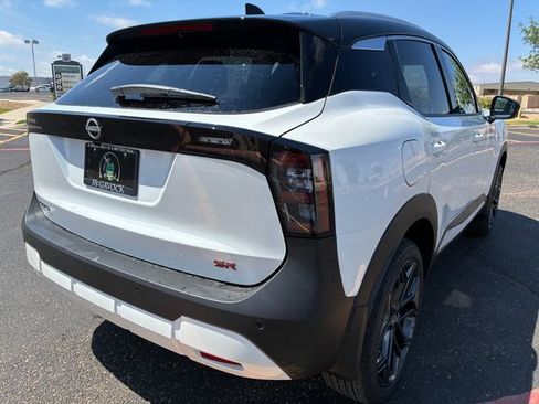 New 2026 Nissan Kicks SR FWD image 6