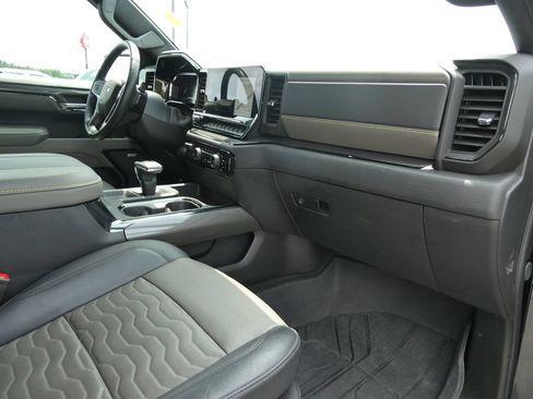 Used 2024 Chevrolet Silverado 1500 ZR2 w/ Technology Package AWD/4WD image 15