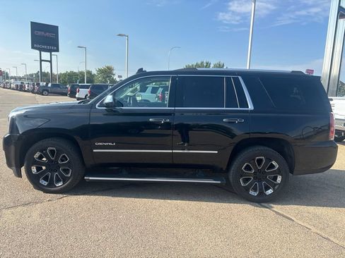 Used 2019 GMC Yukon Denali w/ Denali Ultimate Black Edition AWD/4WD image 5
