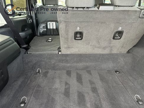 Used 2024 Jeep Wrangler Unlimited AWD/4WD image 16